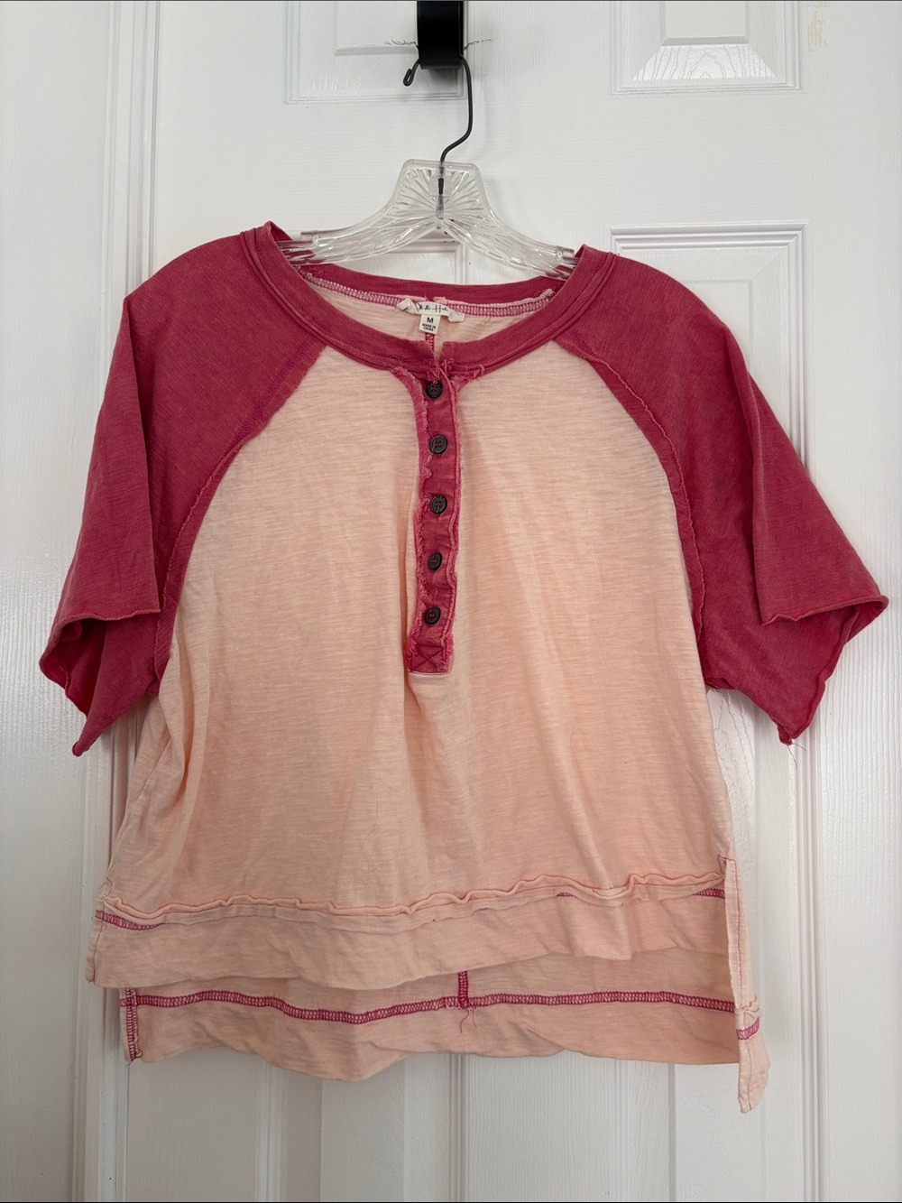 Oli & Hali rustic boho Two Tone peach and red Raglan Henley cropped boxy Top